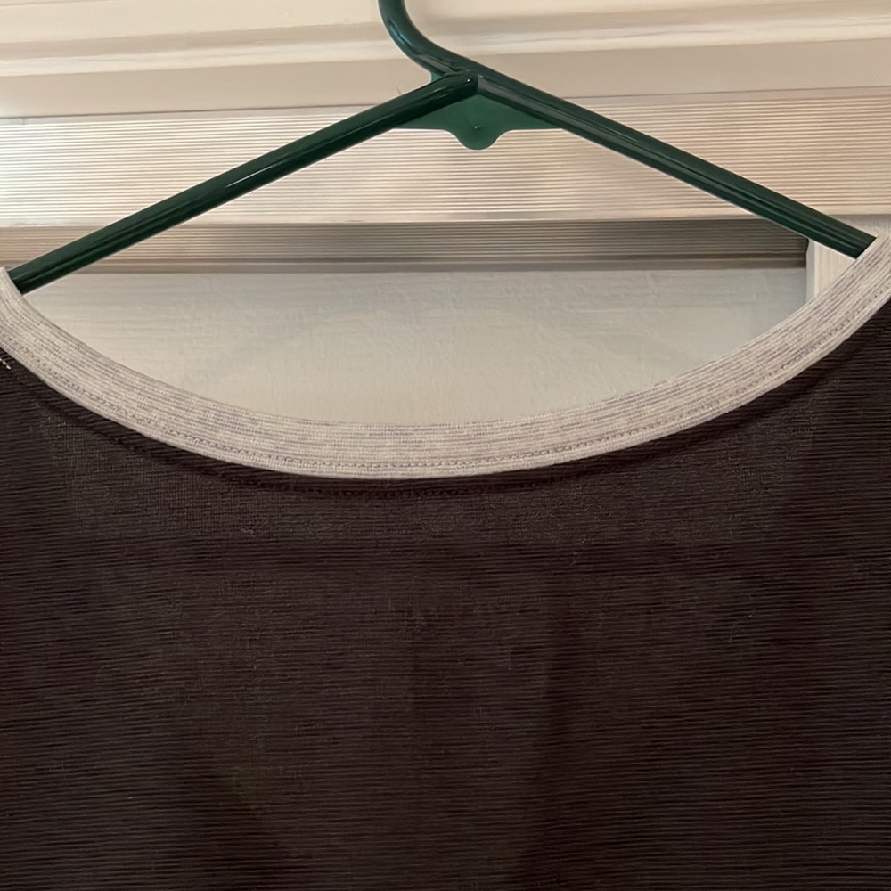 🔥 UofA t-shirt - Size L - Picture 6 of 8